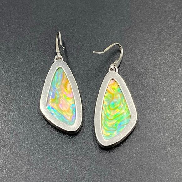 KENDRA SCOTT McKenna Women Iridescent Abalone Dangle Drop
MOP Earrings - Picture 5 of 7